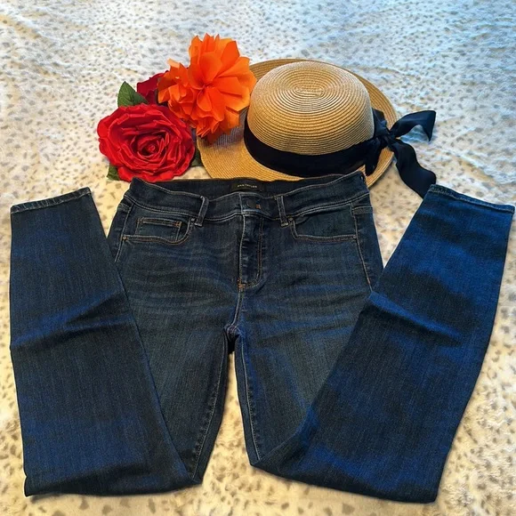Ann Taylor Perfect Skinny Ankle Jeans Medium Dark Wash Like New Condition - Picture 2 of 8
